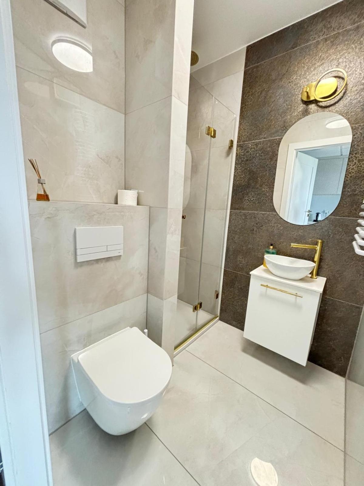 Apartamenty 24H Pileckiego Warsaw Luaran gambar
